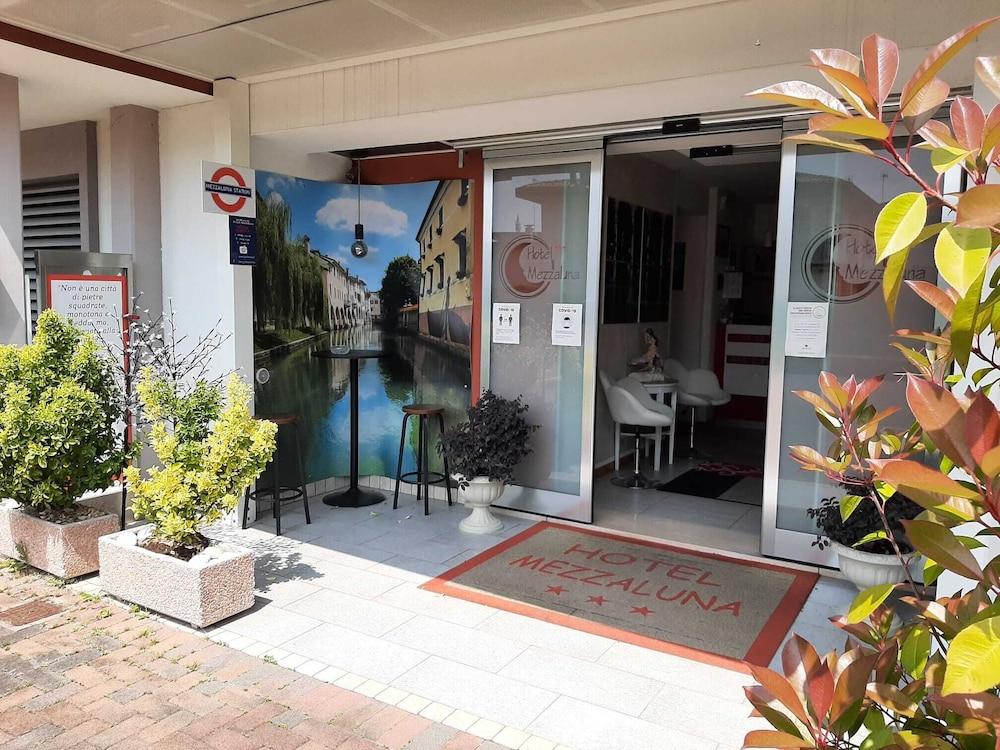Hotel Mezzaluna Treviso Exterior photo