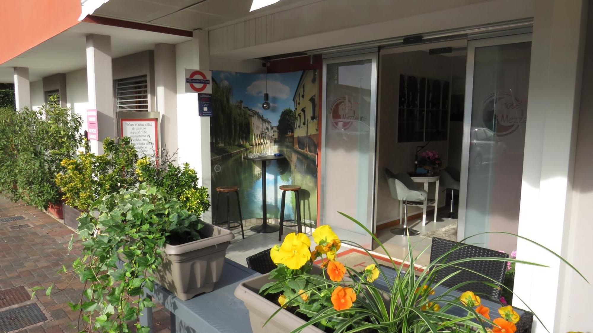 Hotel Mezzaluna Treviso Exterior photo